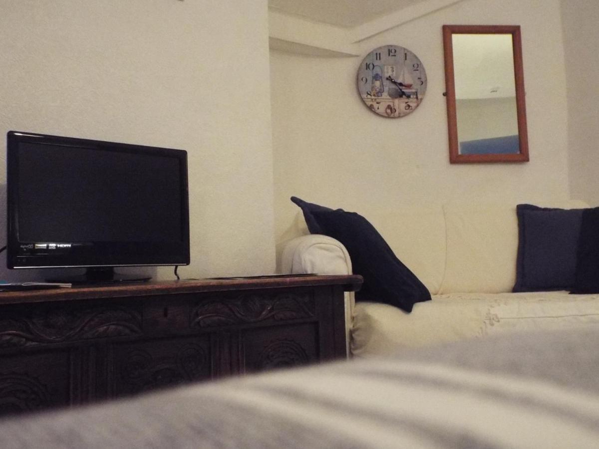 Corner House 3*